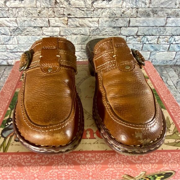 Bass Distressed Leather Clogs Mules Size 8 Buckle Detail Slip On's Wedge Heel - Picture 3 of 8
